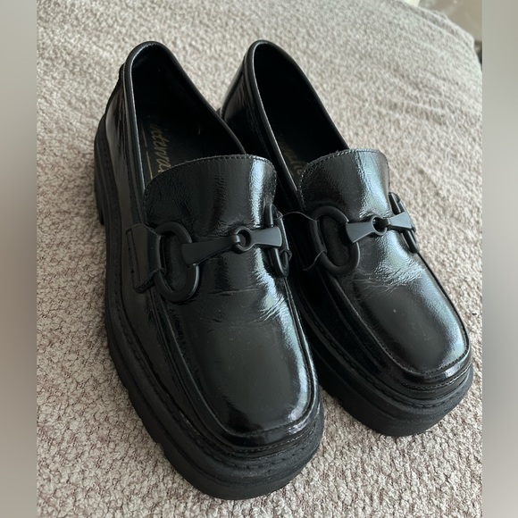 L'INTERVALLE Shoes - Black Loafers L’intervalle